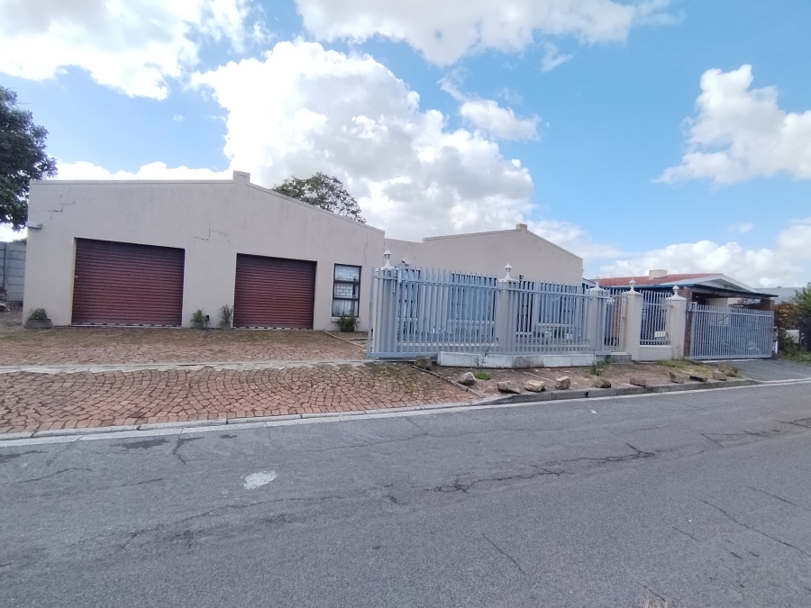 4 Bedroom Property for Sale in Protea Heights Western Cape